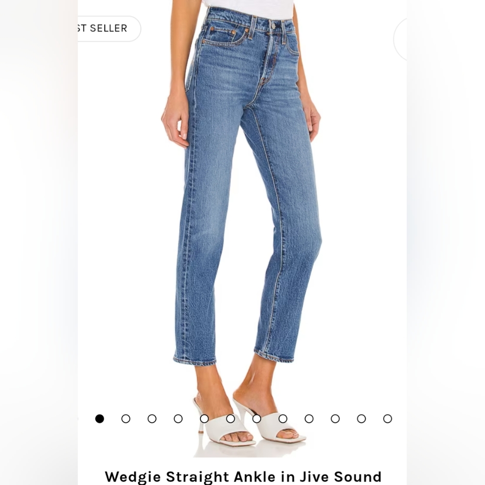 Levi's Wedgie Straight jeans in size 30